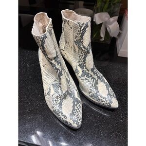 Steve Madden Jain Faux Snakeskin Heeled Booties – Size 9 – Like New